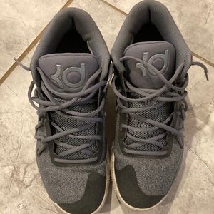 Nike Kevin Durant mens sneakers size 10.5